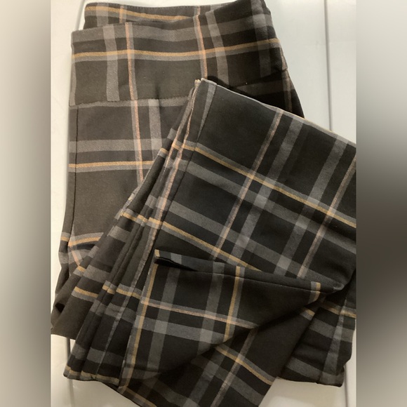 Black and brown Zac & Rachel plaid pants-size 12 - Picture 6 of 6